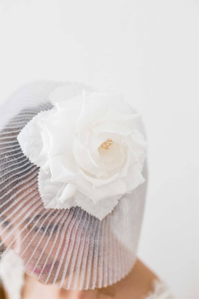 shooting_inspiration_mariage_coiffure_maquillage_makeup_hairstyle_robes_de_mariee_accessoires_bride_wedding_blog_04-6170448