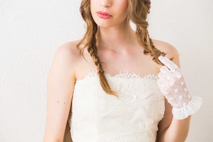 shooting_inspiration_mariage_coiffure_maquillage_makeup_hairstyle_robes_de_mariee_accessoires_bride_wedding_blog_08-7205749