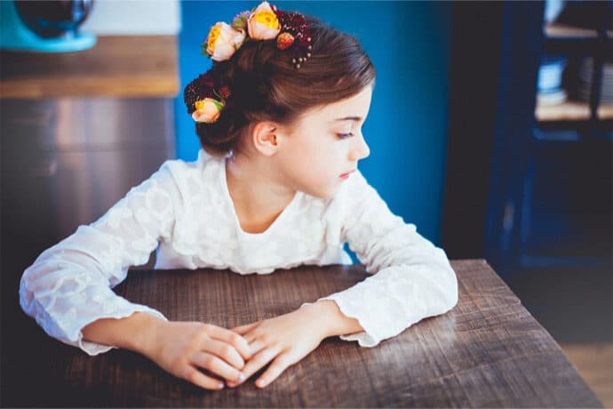 shooting_inspiration_coiffures_couronne_de_fleurs_enfants_fille_cortege_blog_mariage_12-9123661