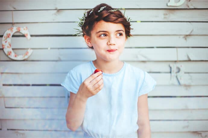 shooting_inspiration_coiffures_couronne_de_fleurs_enfants_fille_cortege_blog_mariage_18-6900833