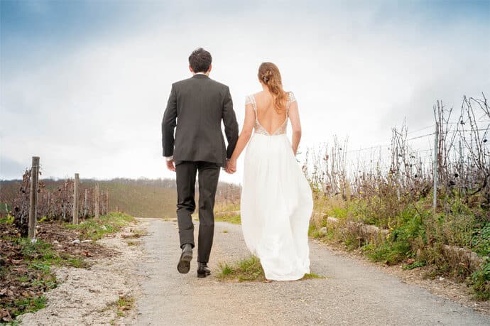 shooting_inspiration_mariage_hiver_noel_decoration_florale_papeterie_robes_de_mariee_photographe_videaste_blog_23-6622043