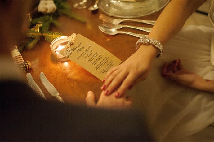 shooting_inspiration_mariage_hiver_noel_decoration_florale_papeterie_robes_de_mariee_photographe_videaste_blog_56-8870129