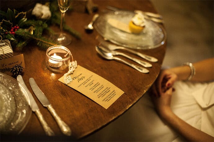 shooting_inspiration_mariage_hiver_noel_decoration_florale_papeterie_robes_de_mariee_photographe_videaste_blog_60-6424094