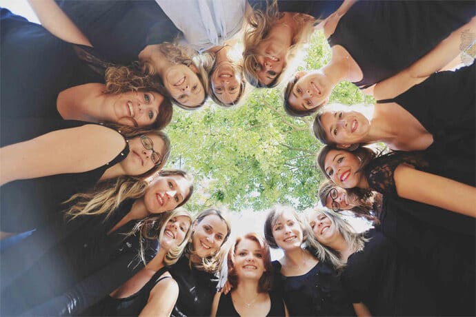 evjf_enterrement_de_vie_de_jeune_fille_village_mirmande_drome_blog_mariage_13-5798907