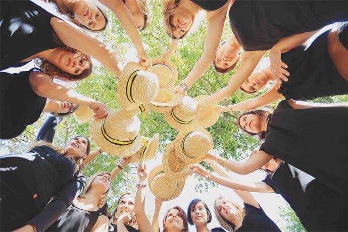 evjf_enterrement_de_vie_de_jeune_fille_village_mirmande_drome_blog_mariage_14-1514629