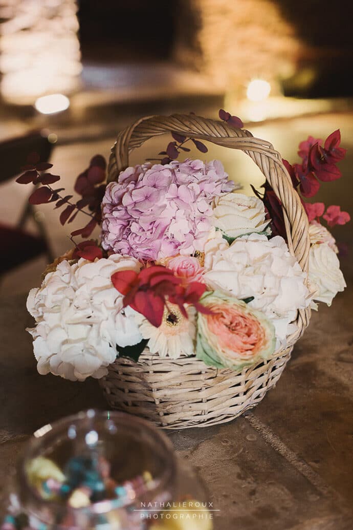 le_mariage_champetre_audrey_et_remi_rhone_alpes_robe_de_mariee_laure_de_sagazan_decoration_photographe_blog_05-3368227