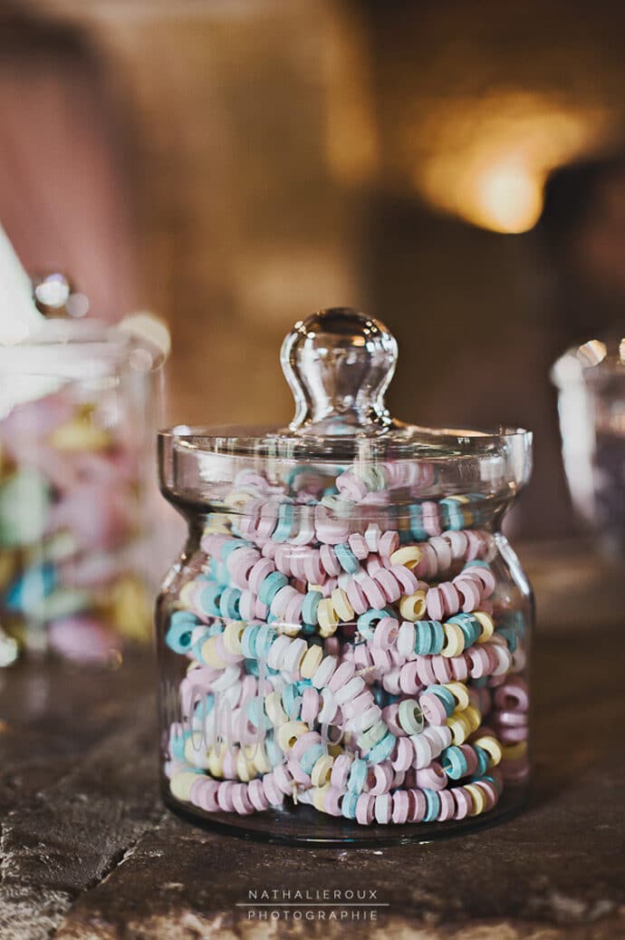 le_mariage_champetre_audrey_et_remi_rhone_alpes_robe_de_mariee_laure_de_sagazan_decoration_photographe_blog_08-2653584