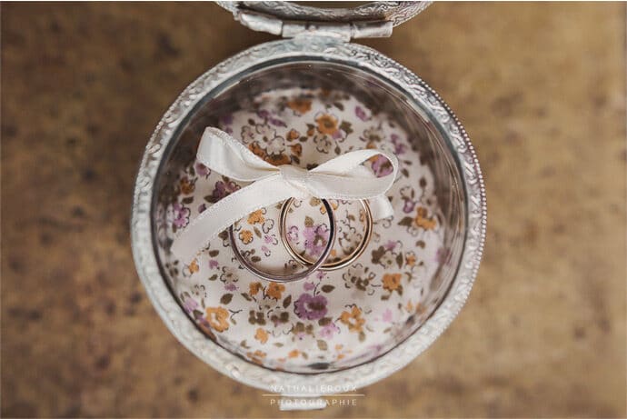 le_mariage_champetre_audrey_et_remi_rhone_alpes_robe_de_mariee_laure_de_sagazan_decoration_photographe_blog_25-7071762