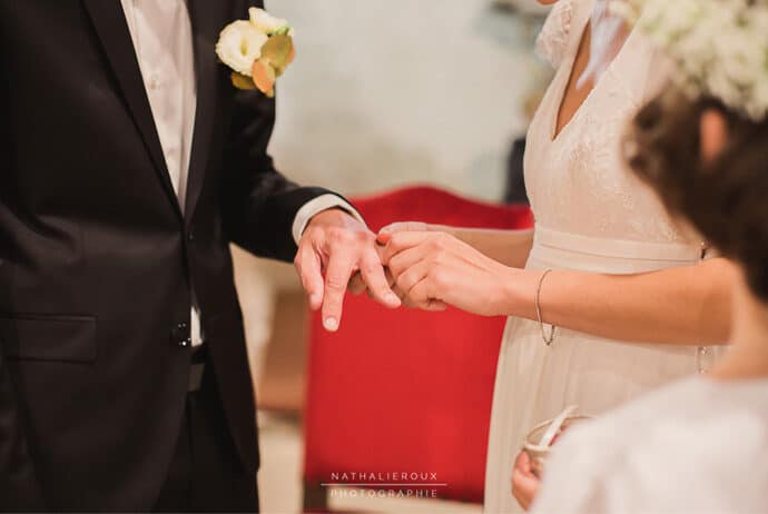 le_mariage_champetre_audrey_et_remi_rhone_alpes_robe_de_mariee_laure_de_sagazan_decoration_photographe_blog_42-8707537