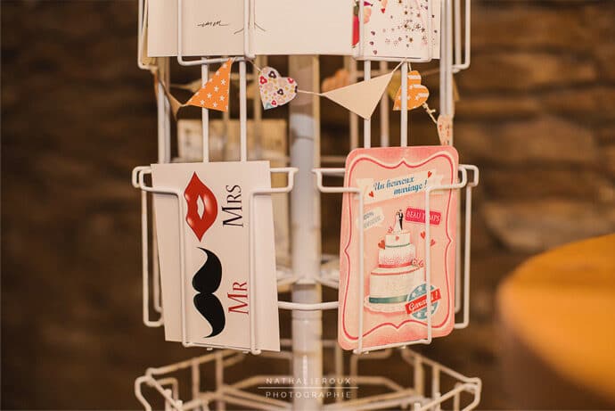 le_mariage_champetre_audrey_et_remi_rhone_alpes_robe_de_mariee_laure_de_sagazan_decoration_photographe_blog_75-5846446