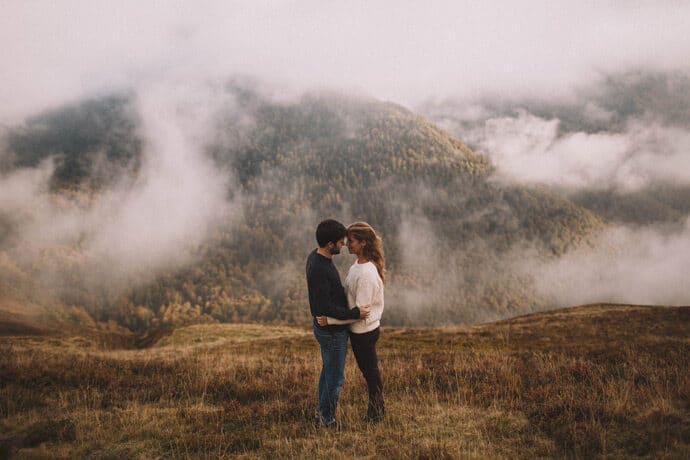 love_session_de_fanny_et_corentin_dans_les_pyrenees_nouvelle_aquitaine_photographe_wedding_blog_mariage_donnemoitamain_15-7021836