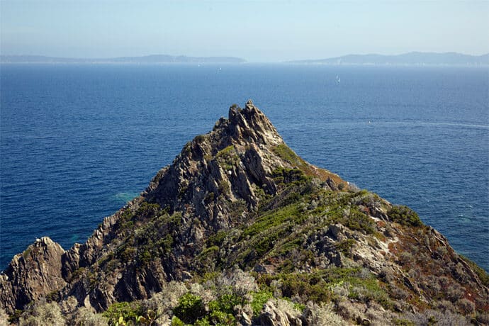 elise_hameau_robes_de_mariee_collection_2016_wedding_dresses_bride_future_mariee_fiancee_wedding_blog_mariage_01-1554221