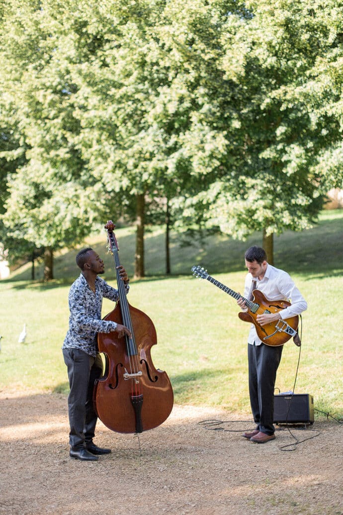 mariage_valerie_cedric_bourgogne_centre_est_decoration_table_lampion_fleurs_hortensia_robe_de_mariee_lieu_de_reception_blog_mariage_75-4210732
