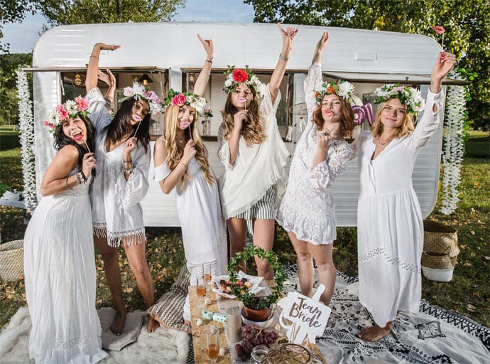 caravane_personnalisee_pour_votre_mariage_moka_caravane_event_design_scenographie_mariage_evjf_enterrement_vie_jeune_fille_fiancailles_lyon_auvergne_rhone_alpes_blog_mariage_01-5052894