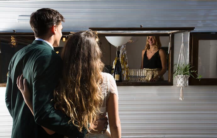 caravane_personnalisee_pour_votre_mariage_moka_caravane_event_design_scenographie_mariage_evjf_enterrement_vie_jeune_fille_fiancailles_lyon_auvergne_rhone_alpes_blog_mariage_02-1971834