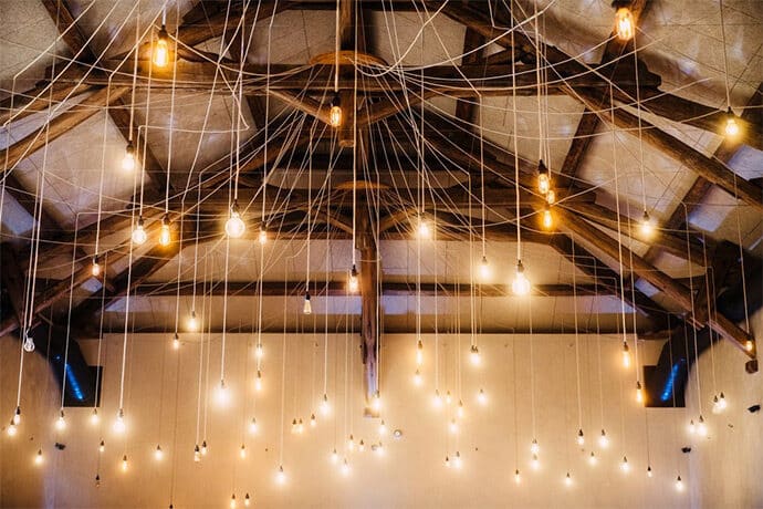 mariage_celine_vianney_lafermedarmenon_iledefrance_weddingplanner_decoration_champetre_ethique_ecoresponsable_photographe_guillaume_blanchon_blog_mariage_35-9946304