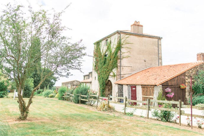 mariage_celine_benjamin_vendee_pays_de_la_loire_decoration_lieu_de_reception_photographe_wedding_blog_015-8193560