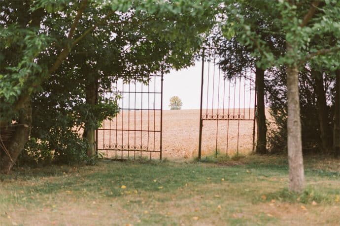 shooting_inspiration_mariage_boheme_rebelle_robes_de_mariee_photographe_decoration_florale_blog_23-6272066