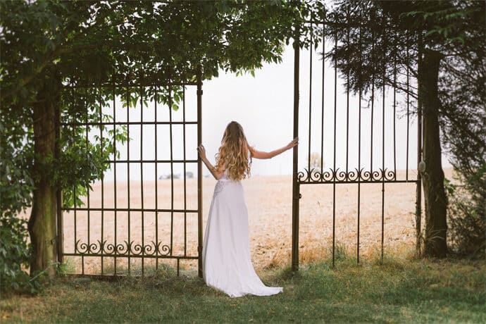 shooting_inspiration_mariage_boheme_rebelle_robes_de_mariee_photographe_decoration_florale_blog_25-7160068