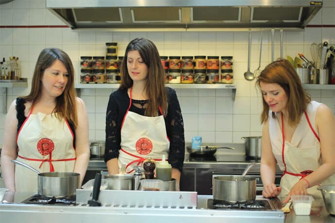 test_evjf_atelier_patisserie_blogueuses_paris_blog_mariage_16-5536432