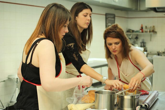 test_evjf_atelier_patisserie_l_atelier_des_chefs_blogueuses_paris_blog_mariage_30-2536404