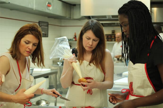 test_evjf_atelier_patisserie_l_atelier_des_chefs_blogueuses_paris_blog_mariage_31-3447434