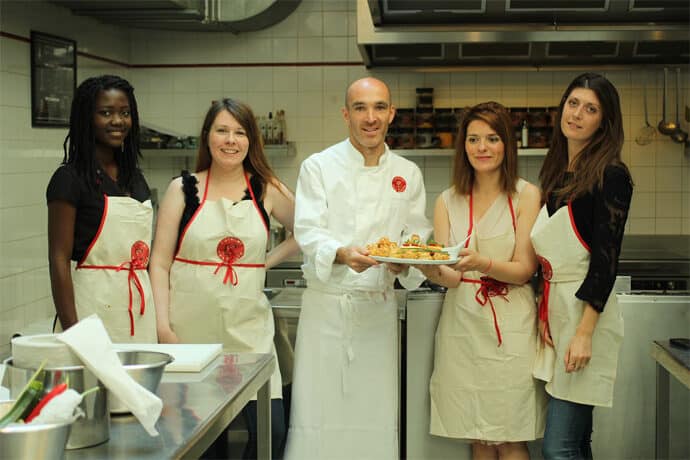 test_evjf_atelier_patisserie_l_atelier_des_chefs_blogueuses_paris_blog_mariage_35-5904618