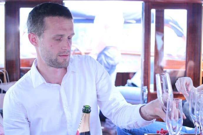 test_evjf_croisiere_seine_avenue_paris_ancien_taxi_venitien_blogueuses_paris_blog_mariage_04-8358297