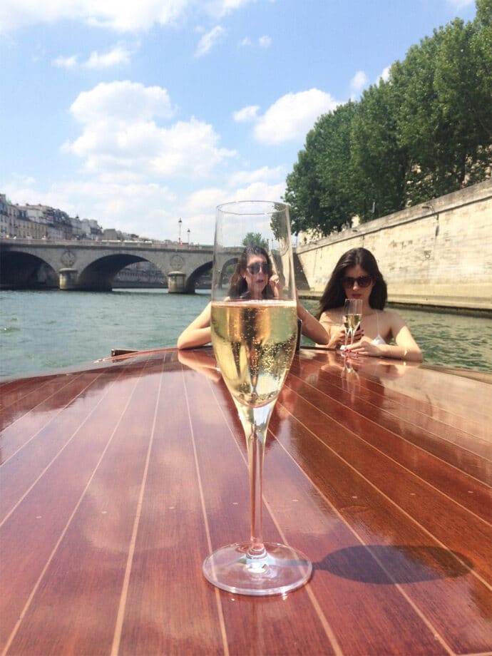 test_evjf_croisiere_seine_avenue_paris_ancien_taxi_venitien_blogueuses_paris_blog_mariage_07-4784517