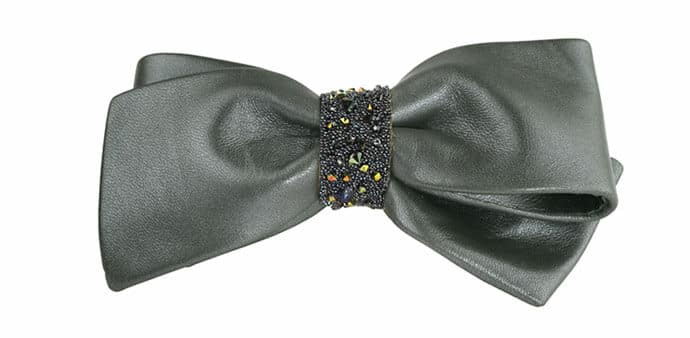 creatrices_bijoux_de_tete_headband_serre_tete_couronne_de_fleurs_mariage_suzanne_ceremony_paris_wedding_blog_mariage_01-5044634