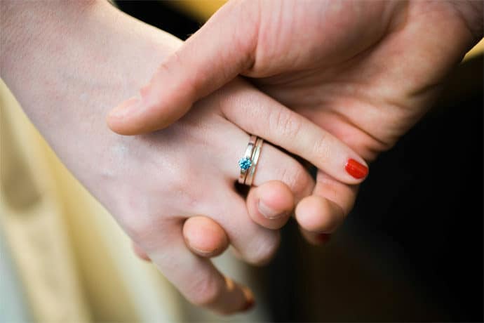 joaillerie_moderne_flore_zephyr_strasbourg_alliances_bagues_de_fiancailles_chic_ethique_wedding_blog_mariage_17-9569047