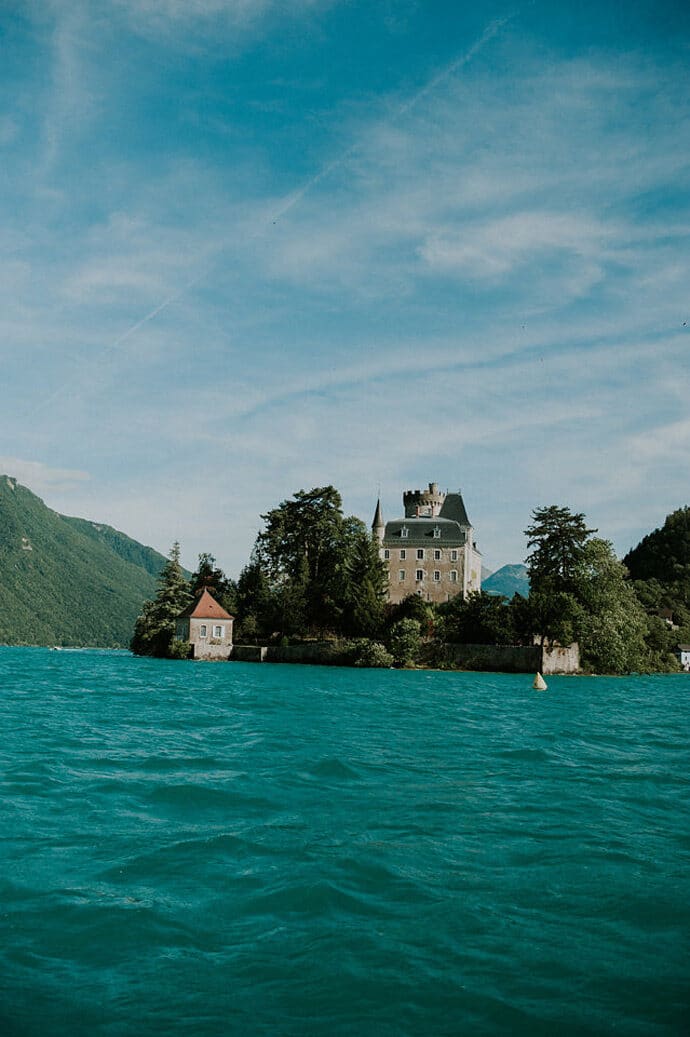 mariage_lac_dannecy_lieu_de_reception_traiteur_decoration_romantique_chic_oriental_photographe_madame_a_photographie_blog_mariage_27-3702883