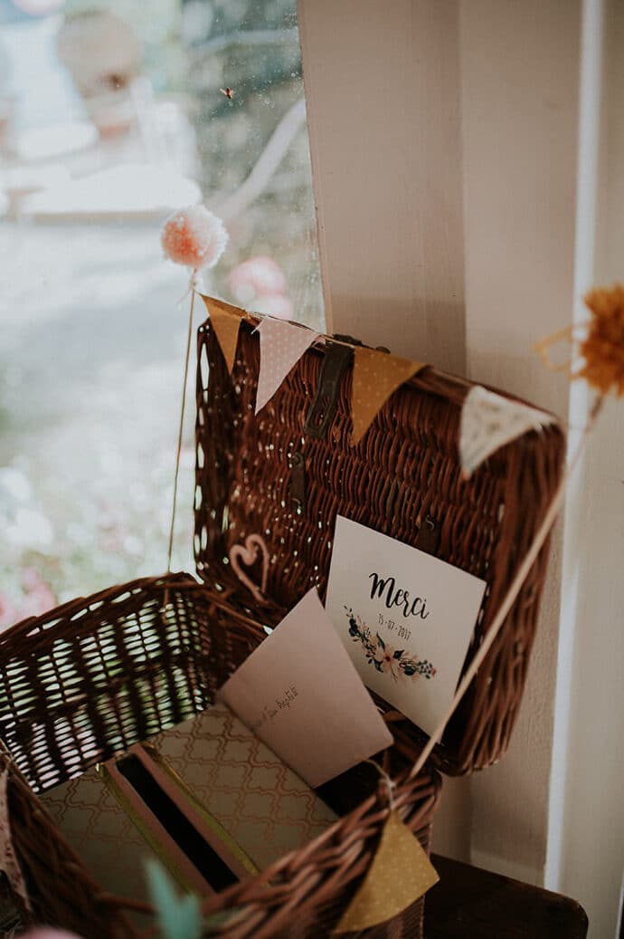 mariage_lac_dannecy_lieu_de_reception_traiteur_decoration_romantique_chic_oriental_photographe_madame_a_photographie_blog_mariage_53-7339674