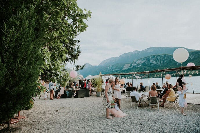 mariage_lac_dannecy_lieu_de_reception_traiteur_decoration_romantique_chic_oriental_photographe_madame_a_photographie_blog_mariage_63-7689017