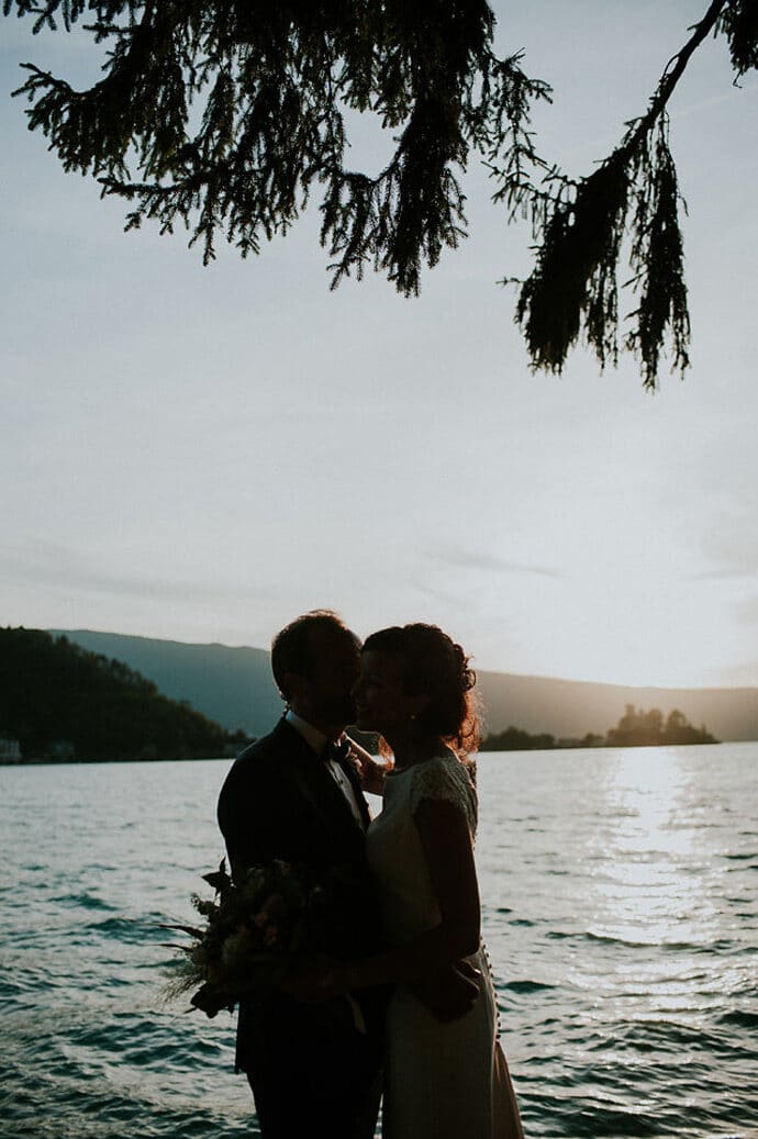 mariage_lac_dannecy_lieu_de_reception_traiteur_decoration_romantique_chic_oriental_photographe_madame_a_photographie_blog_mariage_67-7135341