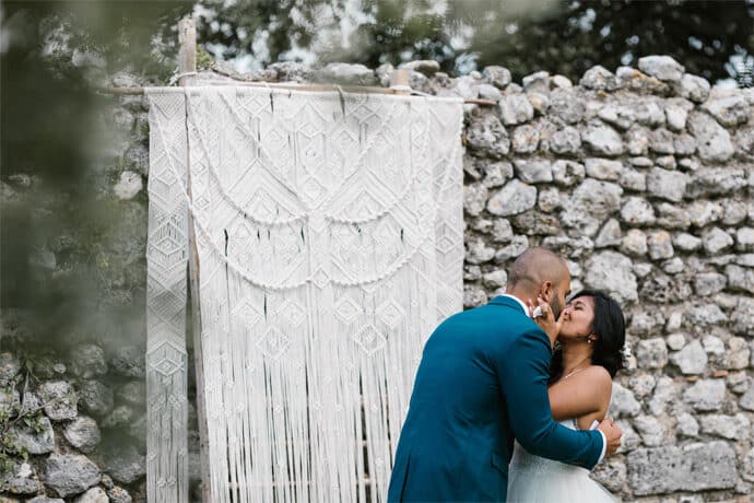 mariage_nihan_adrien_domaine_de_sarson_robe_de_mariee_lieu_de_reception_traiteur_photographe_alison_bounce_blog_mariage_41-2684287