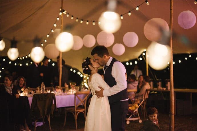 mariage_sophie_guillaume_eco_responsable_wedding_planner_artisevenement_robe_de_mariee_fleuriste_decoration_photographe_lisebery_blog_mariage_79-8838173