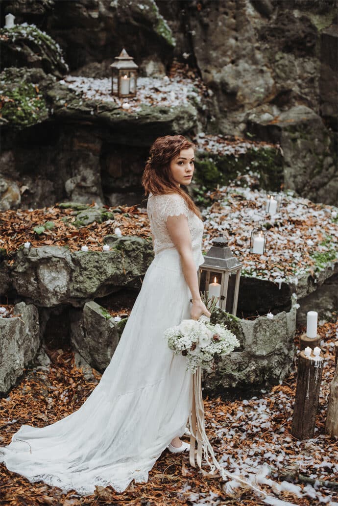 shooting_dinspiration_mariage_en_hiver_decoration_papeterie_wedding_planner_location_mobilier_vaisselle_robe_de_mariee_photographe_blog_mariage_09-4910036