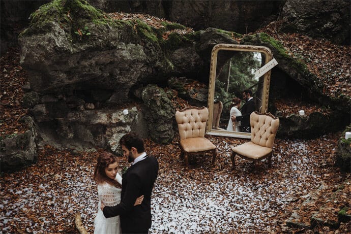 shooting_dinspiration_mariage_en_hiver_decoration_papeterie_wedding_planner_location_mobilier_vaisselle_robe_de_mariee_photographe_blog_mariage_35-9962183