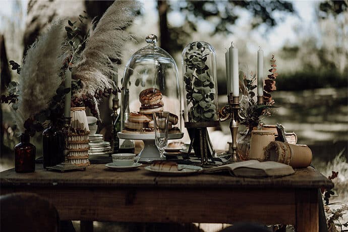 shooting_elopement_mariage_theme_decale_poetique_decoration_robedemariee_photographe_donuts_alliances_costumes_fleurs_locationmobilier_2020_2021_blog_mariage_0_01-4387985