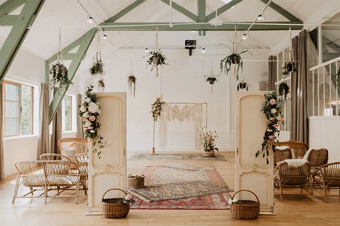 shooting_inspiration_mariage_boheme_industriel_lieu_reception_paris_decoration_scenographie_location_robesdemariee_photographe_blog-mariage_19-4373572