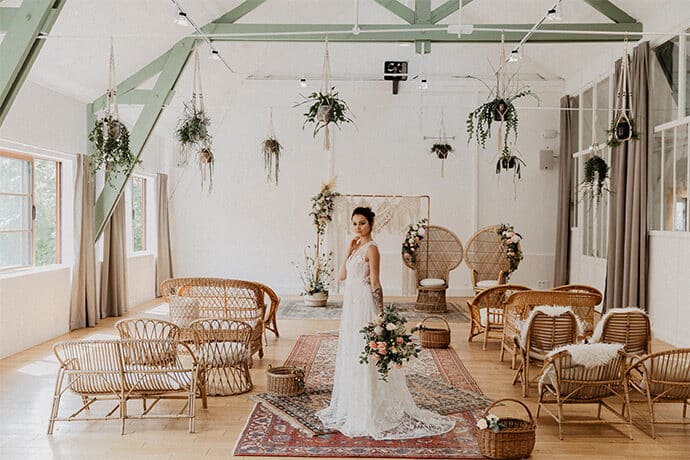 shooting_inspiration_mariage_boheme_industriel_lieu_reception_paris_decoration_scenographie_location_robesdemariee_photographe_blog-mariage_21-2843672