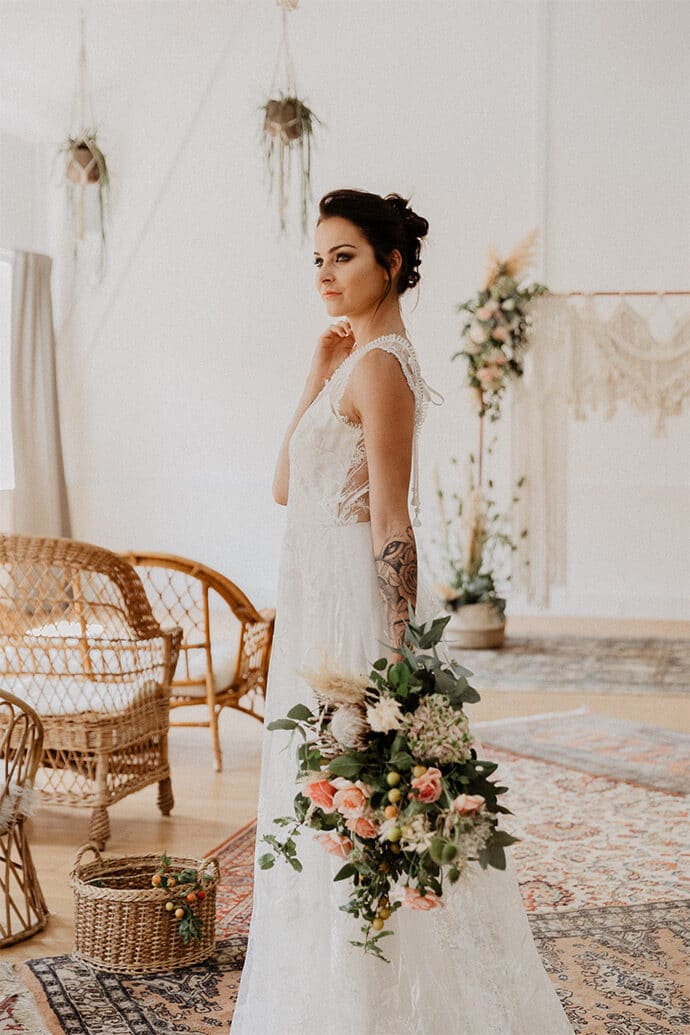 shooting_inspiration_mariage_boheme_industriel_lieu_reception_paris_decoration_scenographie_location_robesdemariee_photographe_blog-mariage_23-3981177