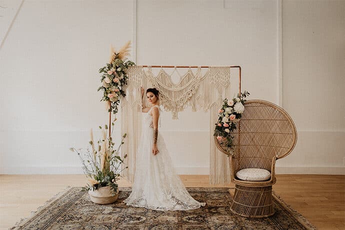 shooting_inspiration_mariage_boheme_industriel_lieu_reception_paris_decoration_scenographie_location_robesdemariee_photographe_blog-mariage_29-9890161