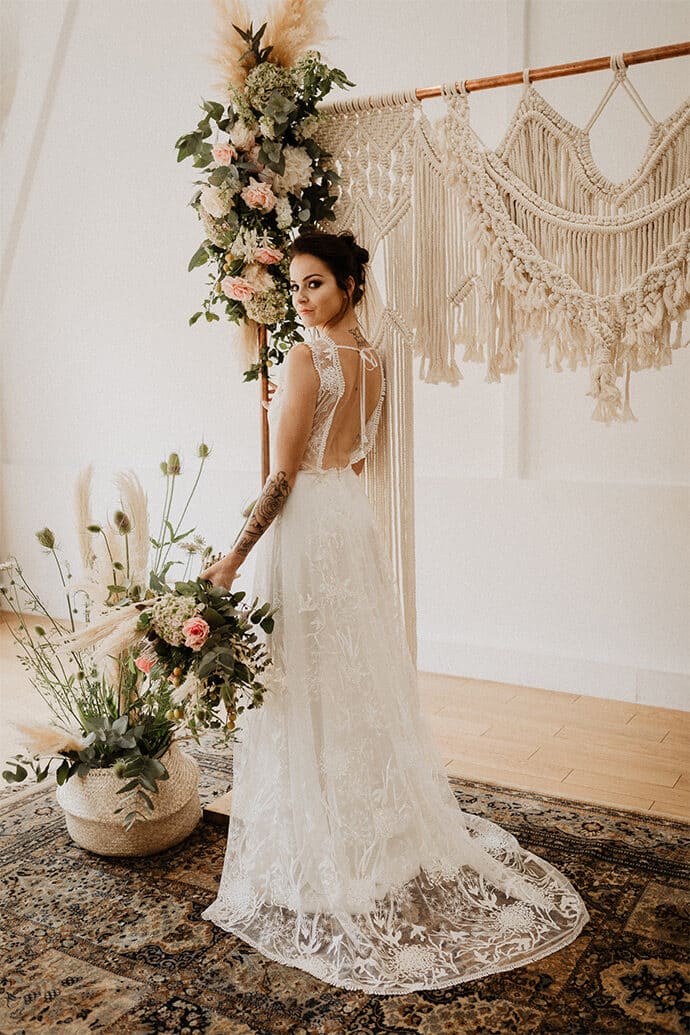 shooting_inspiration_mariage_boheme_industriel_lieu_reception_paris_decoration_scenographie_location_robesdemariee_photographe_blog-mariage_31-9419251