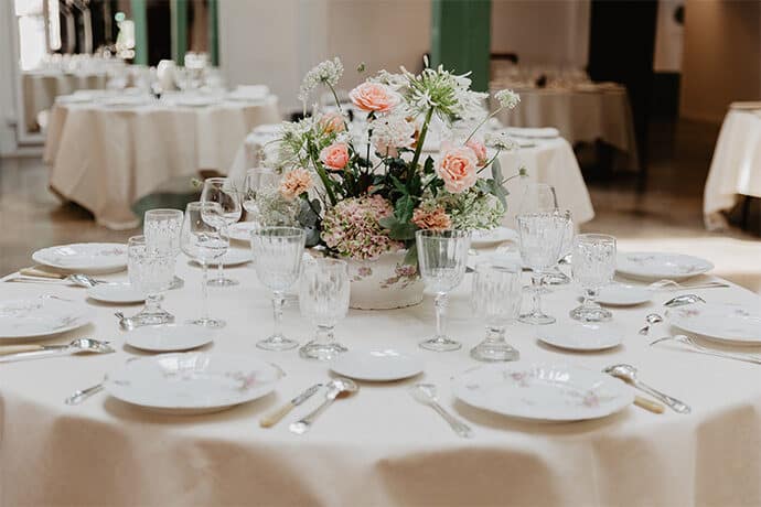 shooting_inspiration_mariage_boheme_industriel_lieu_reception_paris_decoration_scenographie_location_robesdemariee_photographe_blog-mariage_35-5983600