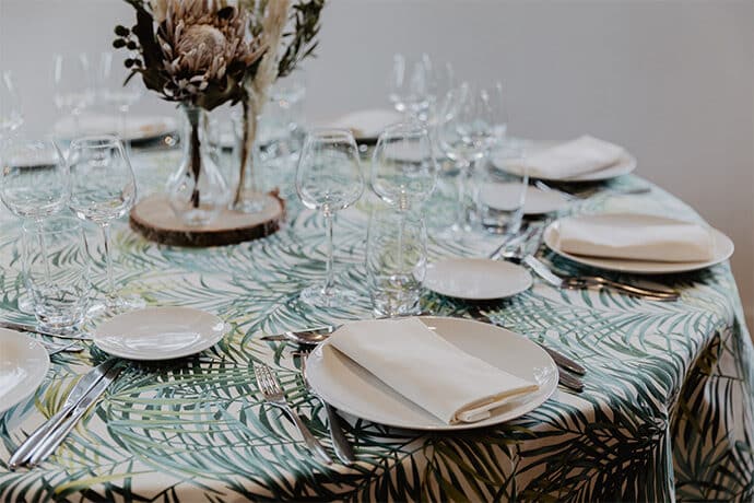 shooting_inspiration_mariage_boheme_industriel_lieu_reception_paris_decoration_scenographie_location_robesdemariee_photographe_blog-mariage_43-8352122