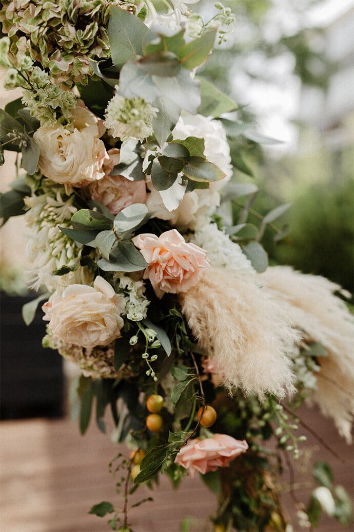 shooting_inspiration_mariage_boheme_industriel_lieu_reception_paris_decoration_scenographie_location_robesdemariee_photographe_blog-mariage_59-1583990