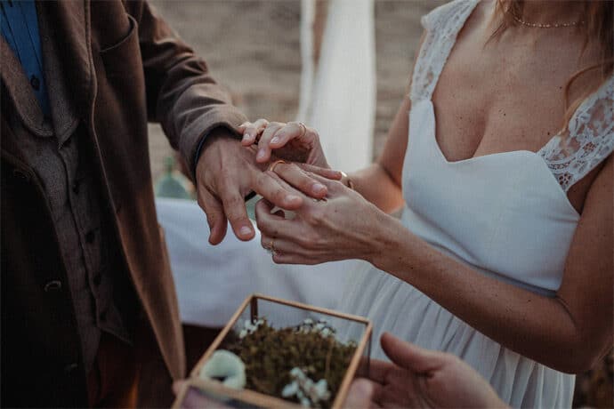 shooting_inspiration_mariage_love_in_the_road_decoration_boheme_photographe_angelo_lacancellera_videaste_wedding_designer_robe_de_mariee_ceremonie_laique_blog_mariage_100-4925228