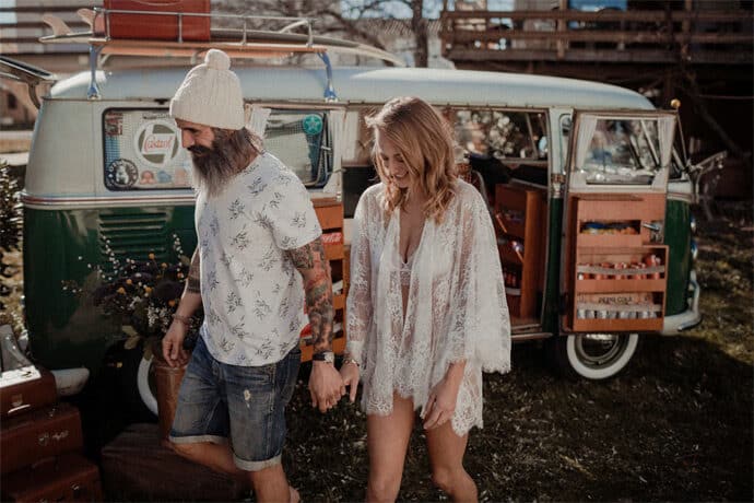 shooting_inspiration_mariage_love_in_the_road_decoration_boheme_photographe_angelo_lacancellera_videaste_wedding_designer_robe_de_mariee_ceremonie_laique_blog_mariage_18-6796347